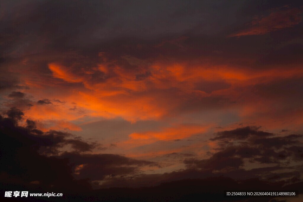 绚丽晚霞 天边梦幻色彩
