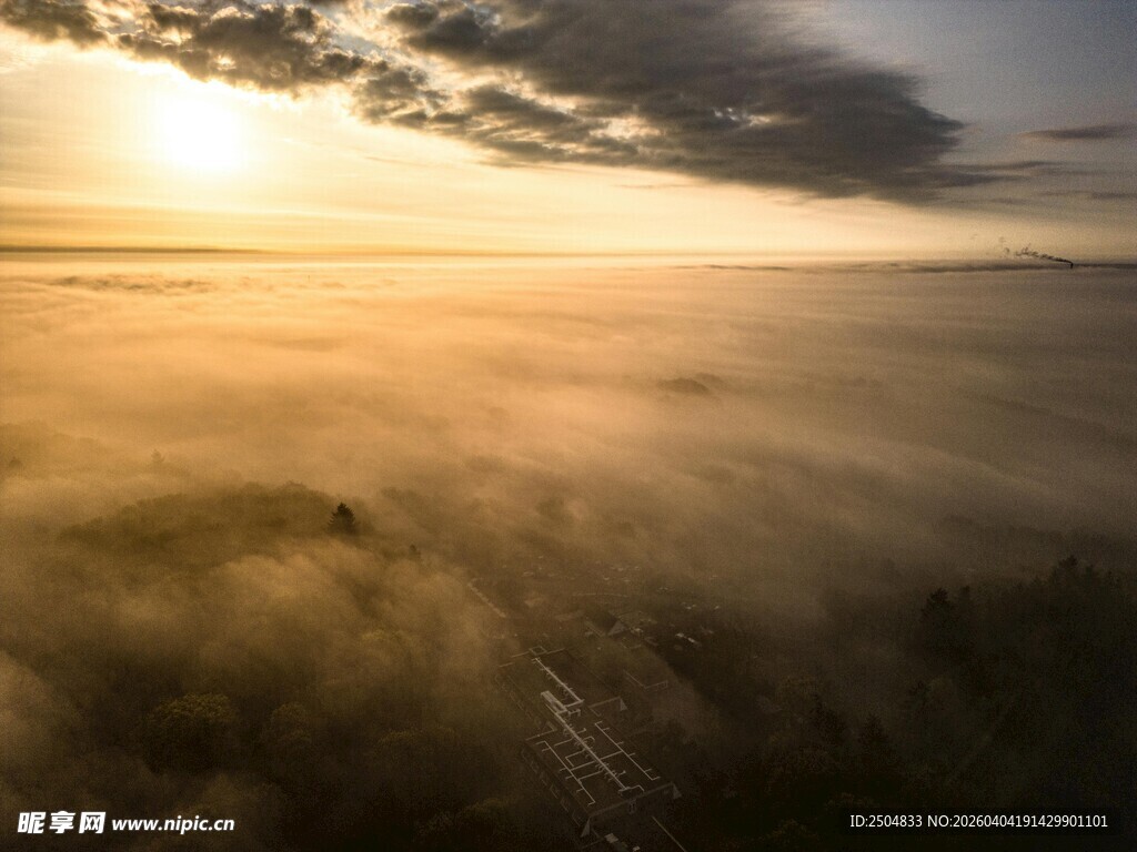 日出云海壮丽景观