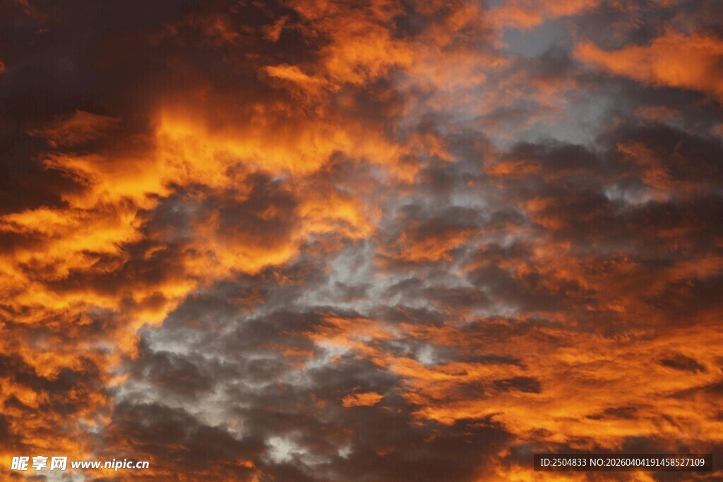 绚丽火烧云天空美景