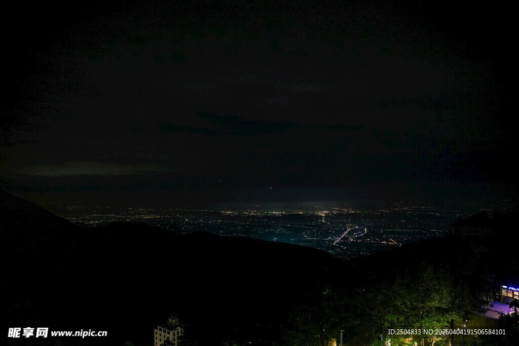 夜幕下的城市远景