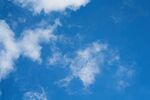 蓝天飘白云