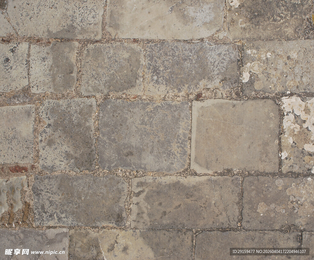 老旧斑驳的灰色砖墙