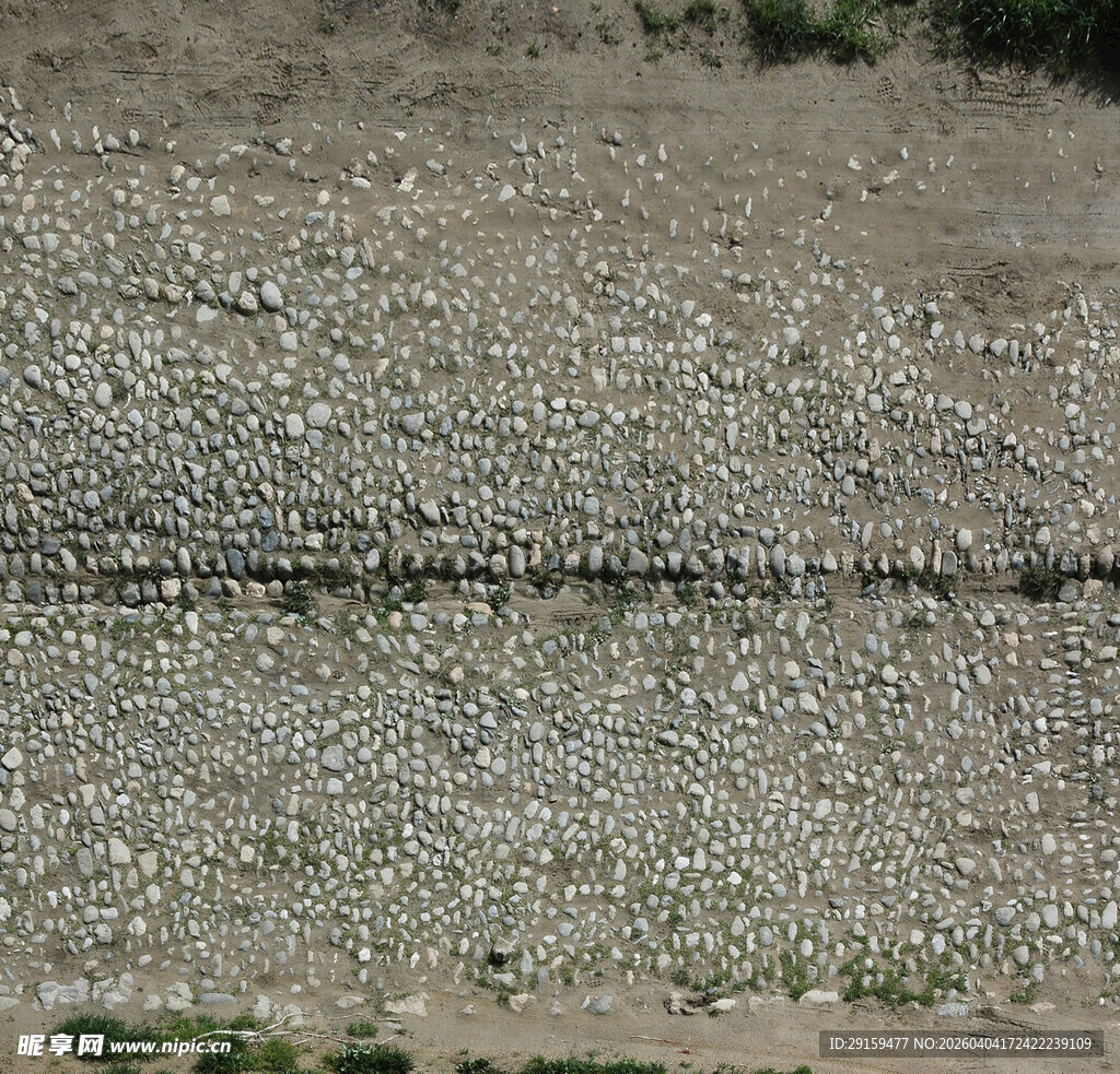 铁路边的碎石景观