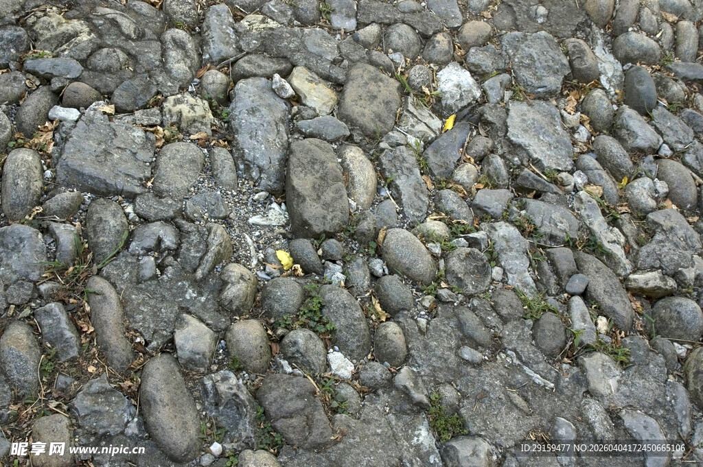 铺满碎石的地面纹理