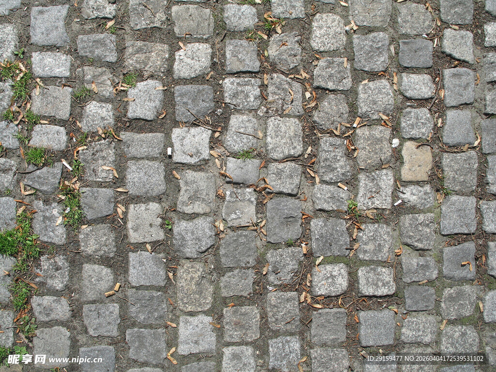 古朴石块铺就的地面纹理
