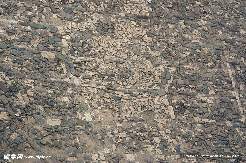 粗糙斑驳的岩石表面