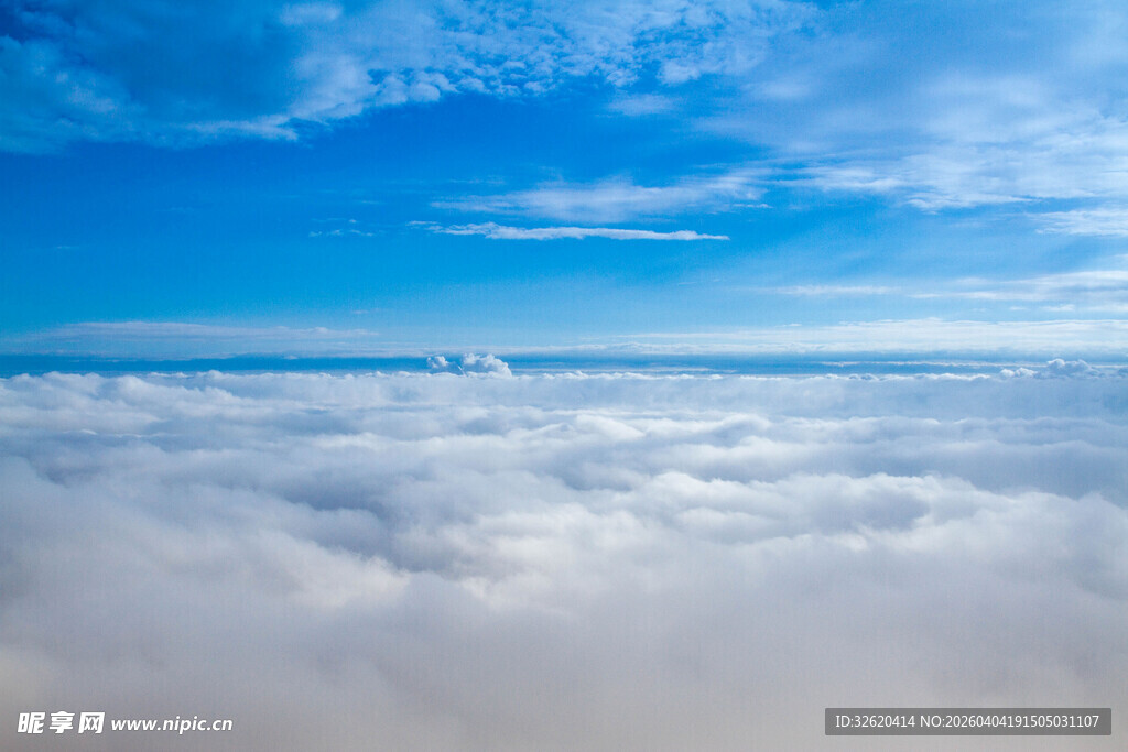 云海之上的蓝天美景