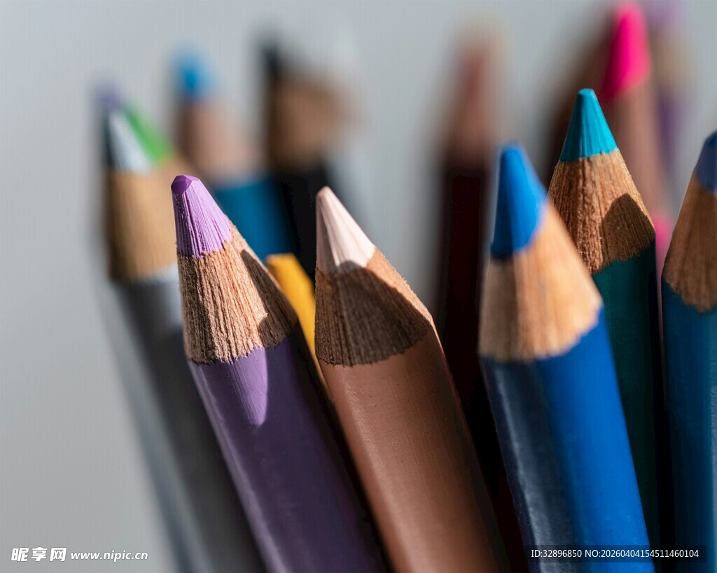 多彩铅笔特写