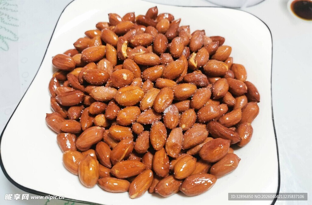 一盘美味腰果