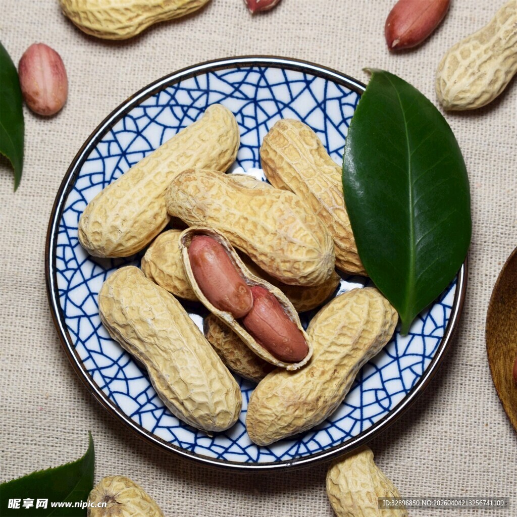 蓝盘花生散发自然风味