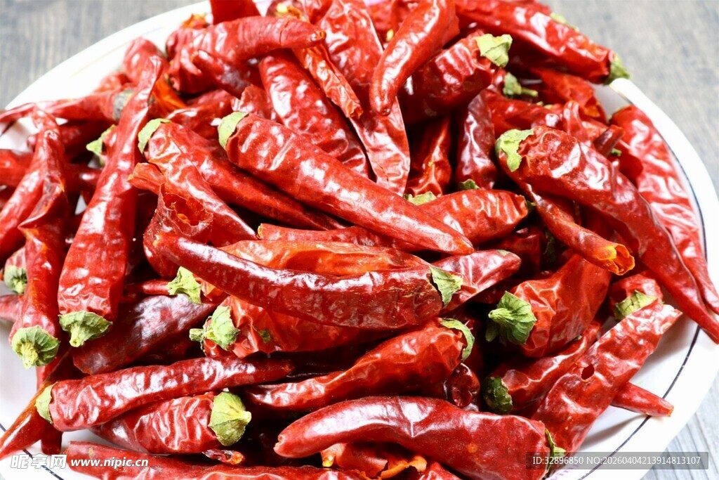 红辣椒满满一盘