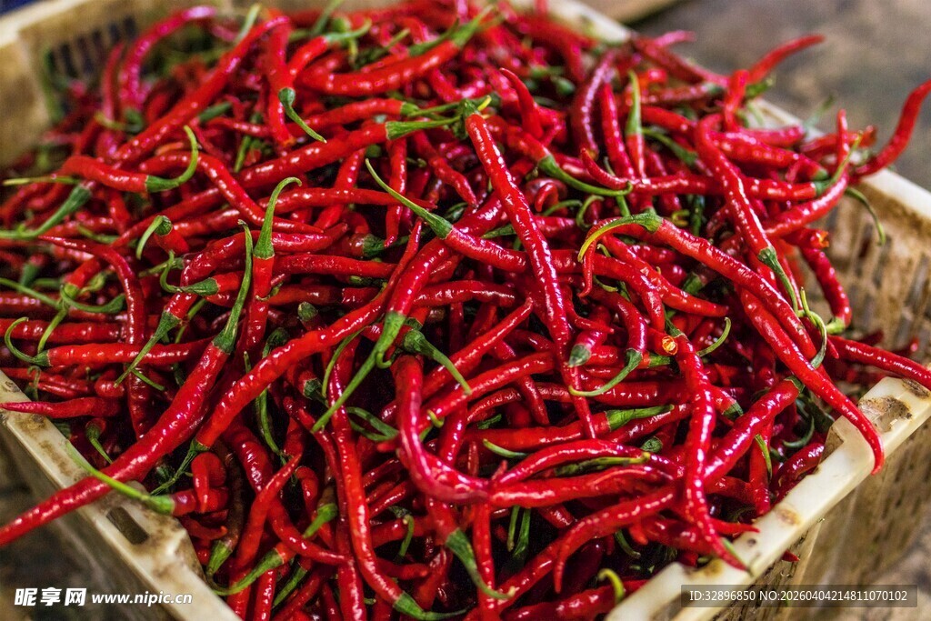 红辣椒满满一筐