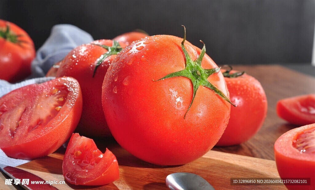 新鲜西红柿切片展示