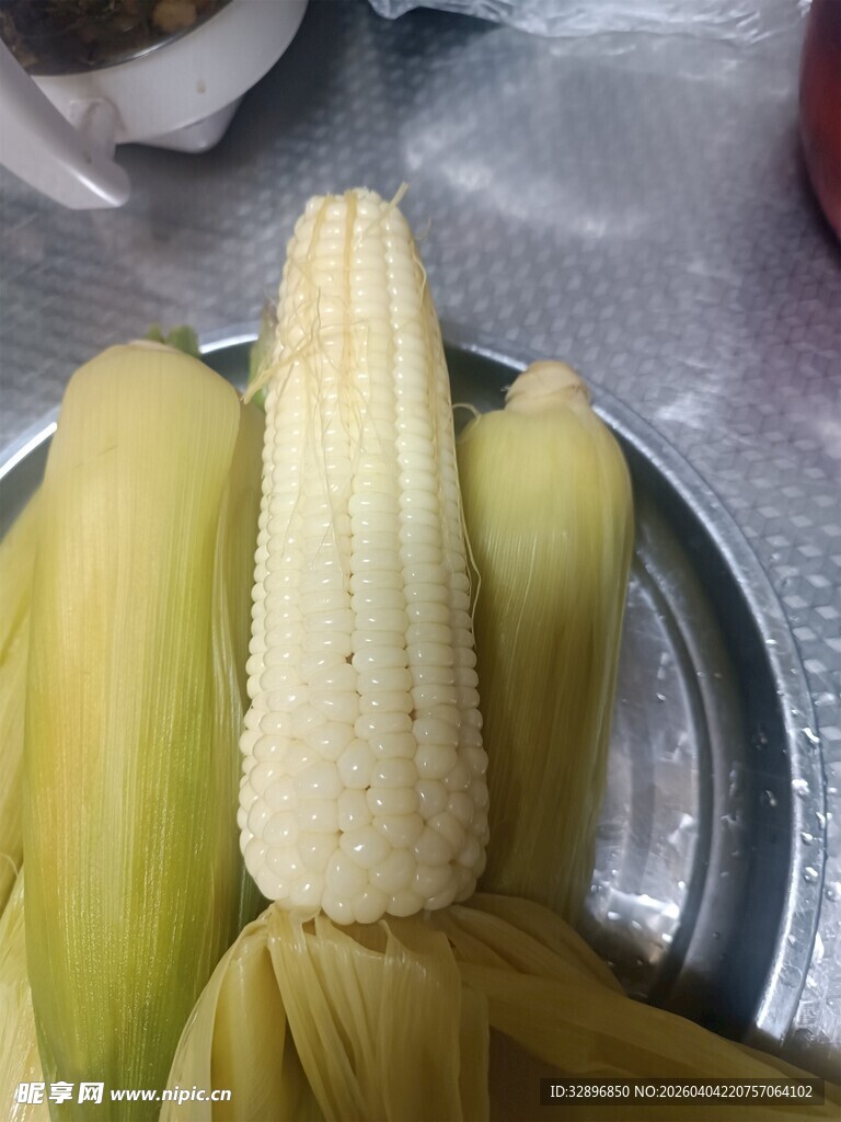 新鲜水煮玉米