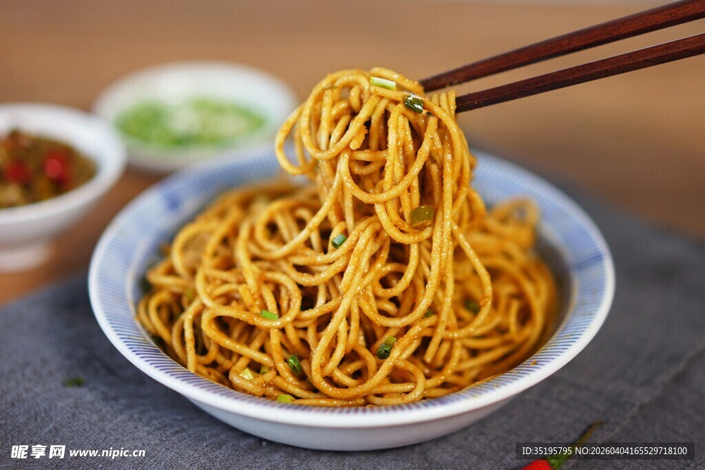 美味劲道的手工热干面