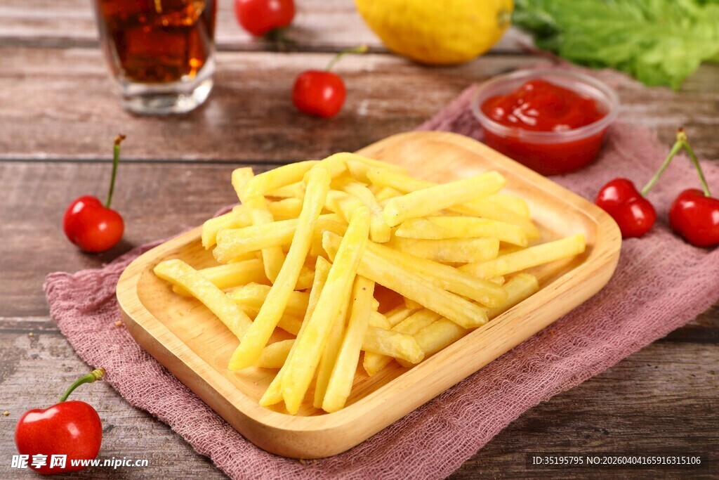 美味薯条搭配多样小食