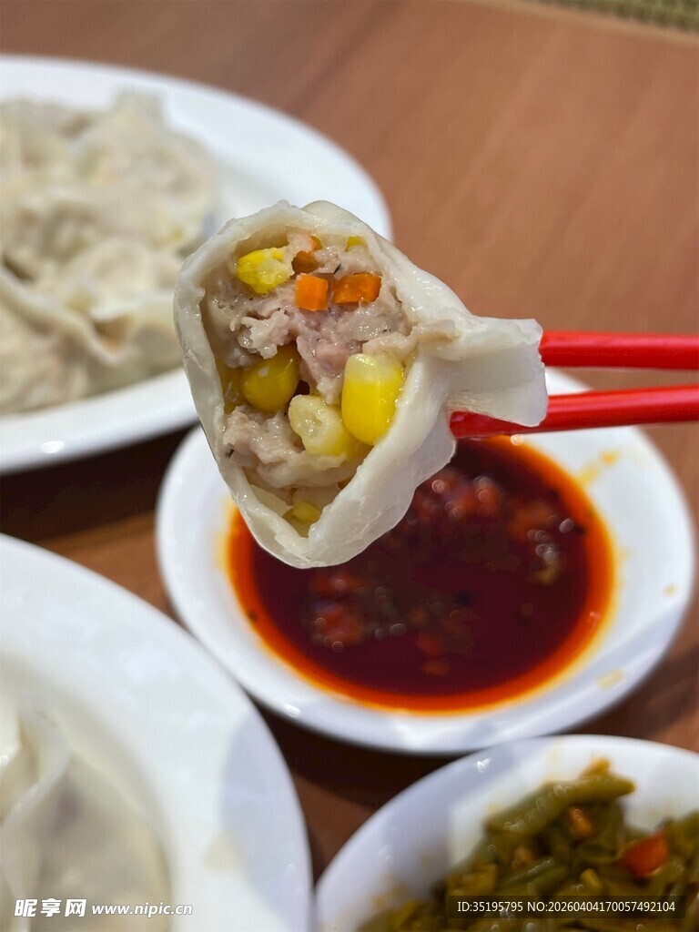 美味饺子蘸料伴食特写