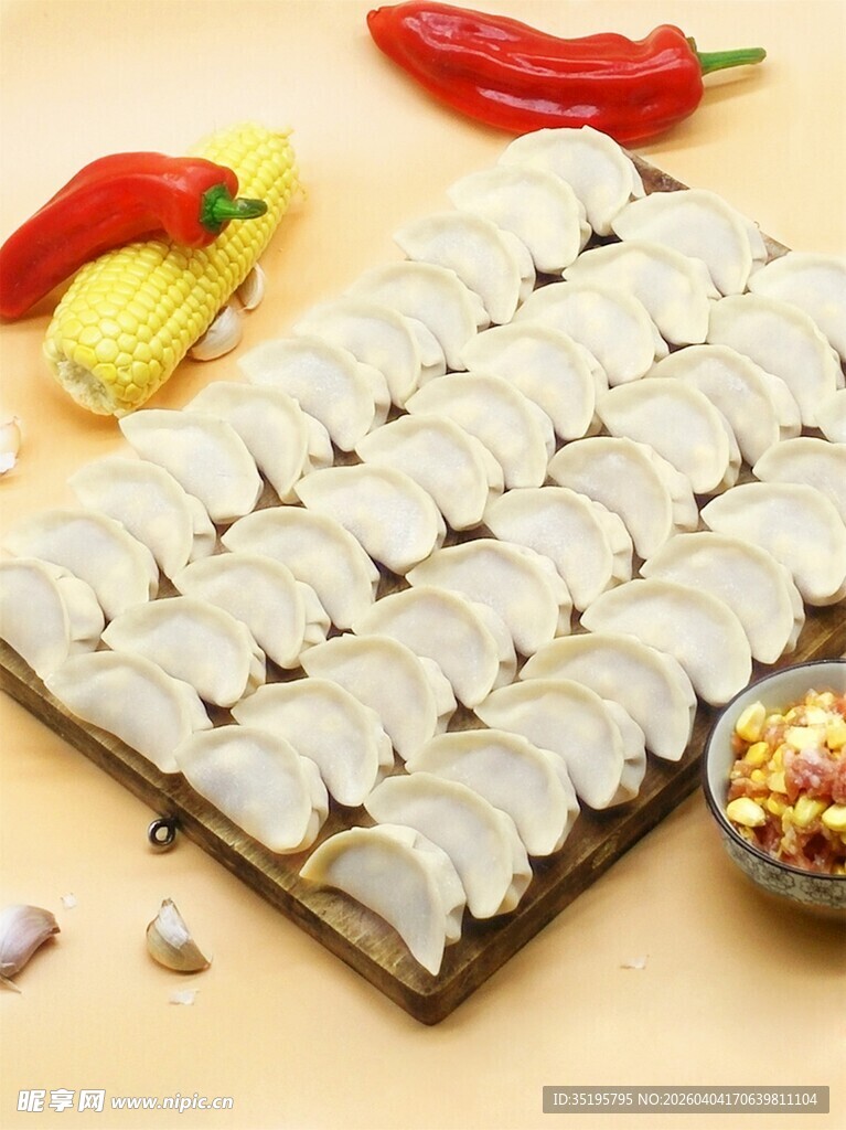 手工饺子整齐摆放