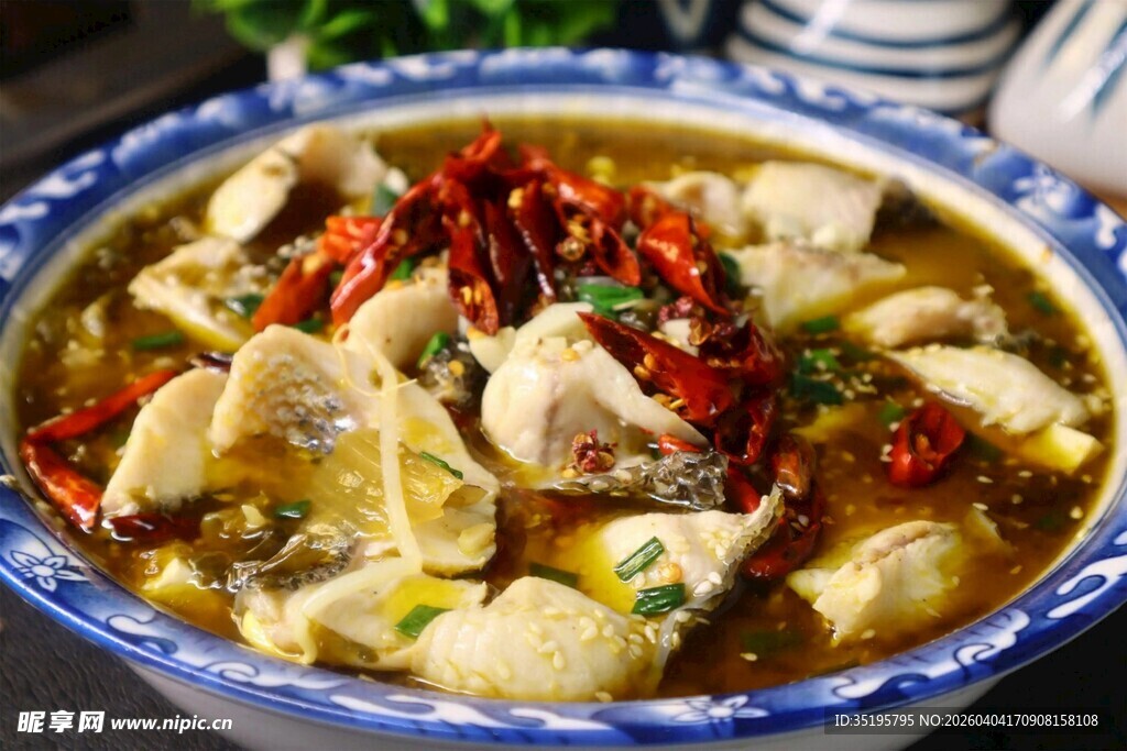 香辣可口的美味水煮鸡肉