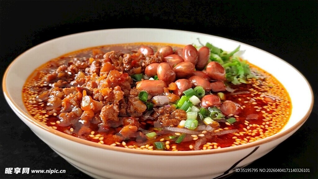 香辣诱人的美味红烧猪蹄汤