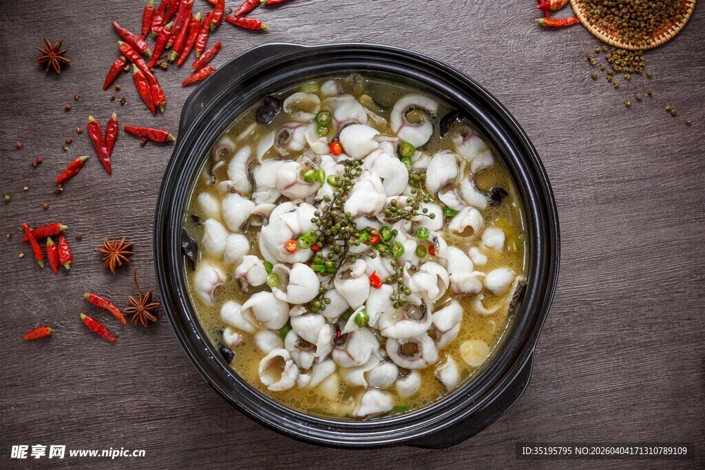 美味酸菜鱼鲜香诱人