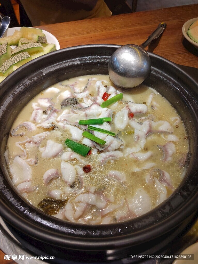 鲜香砂锅鱼片汤