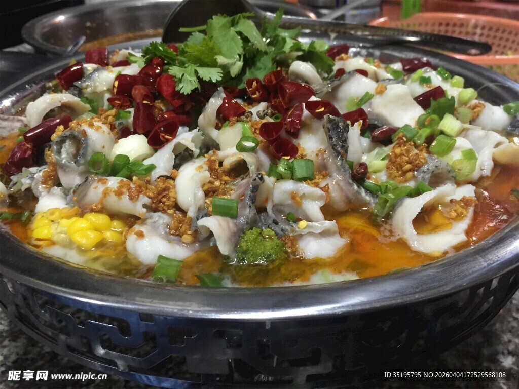 鲜香热辣的海鲜火锅