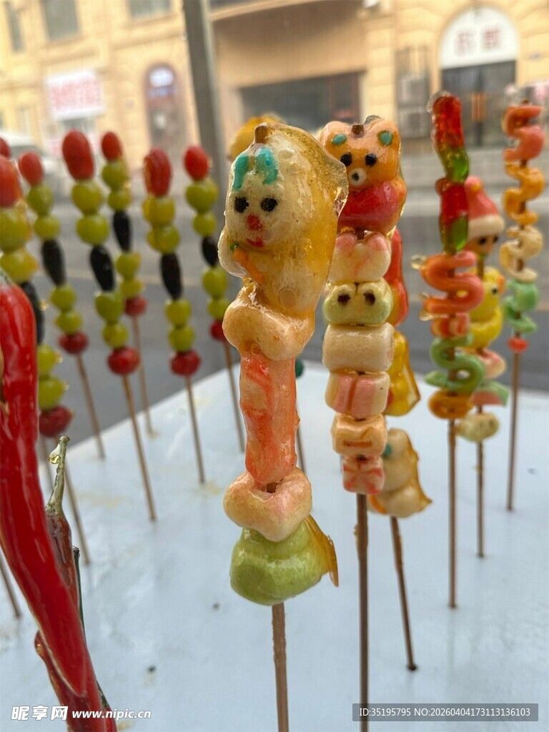 多彩水果串诱人小零食