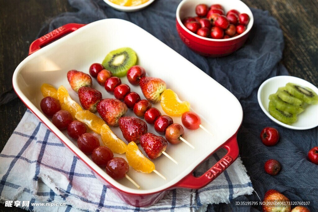 多彩烤串摆盘精致诱人