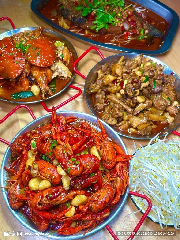 多样美味佳肴齐聚一桌