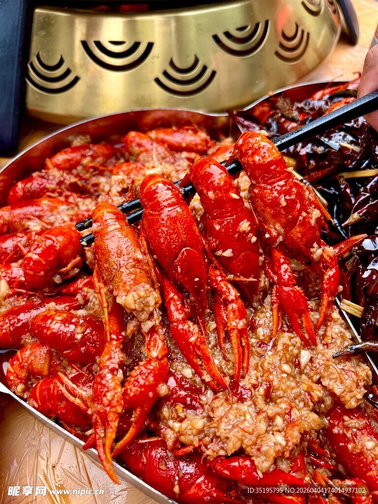 美味蒜蓉小龙虾诱人呈现