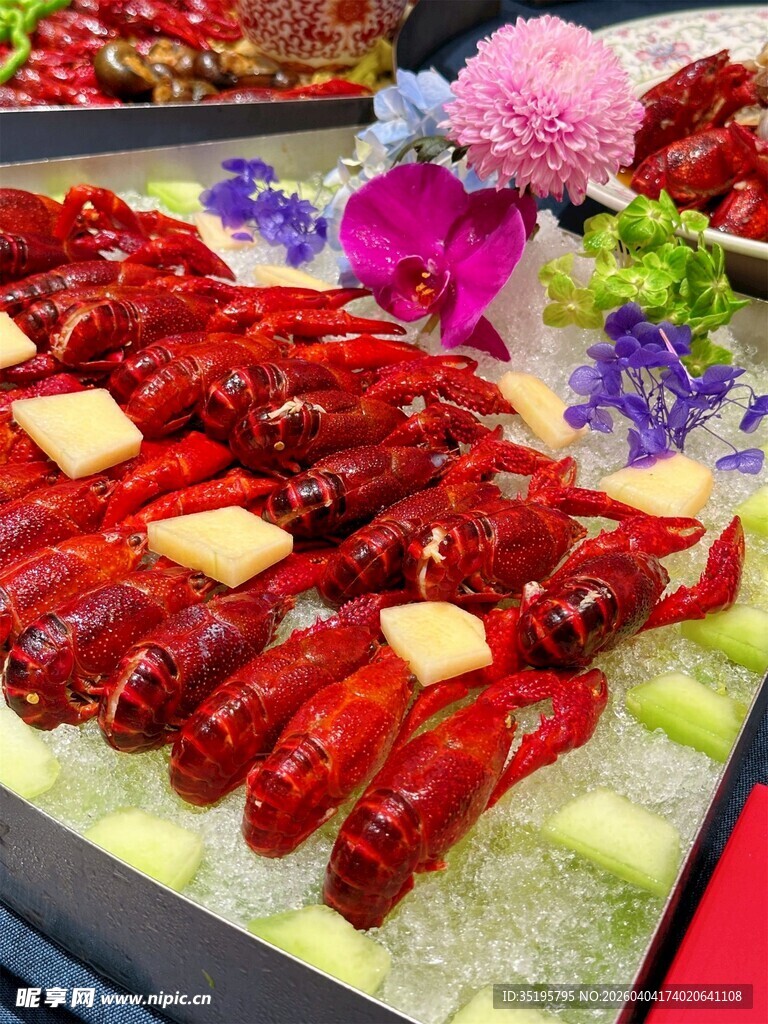 美味小龙虾摆盘展示