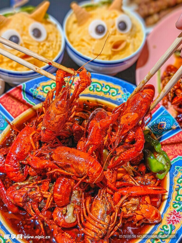美味小龙虾与特色小吃