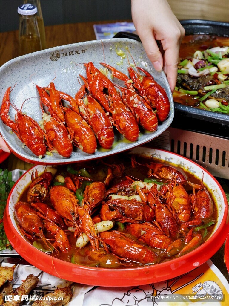 美味小龙虾大盆呈现
