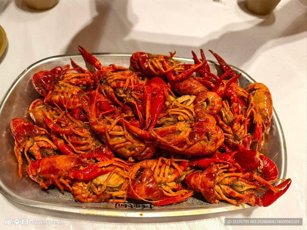一盘美味小龙虾