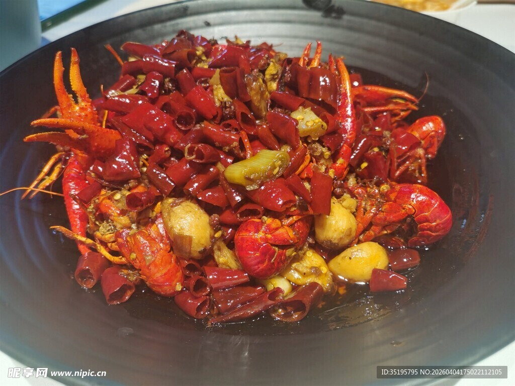 美味香辣小龙虾一盘
