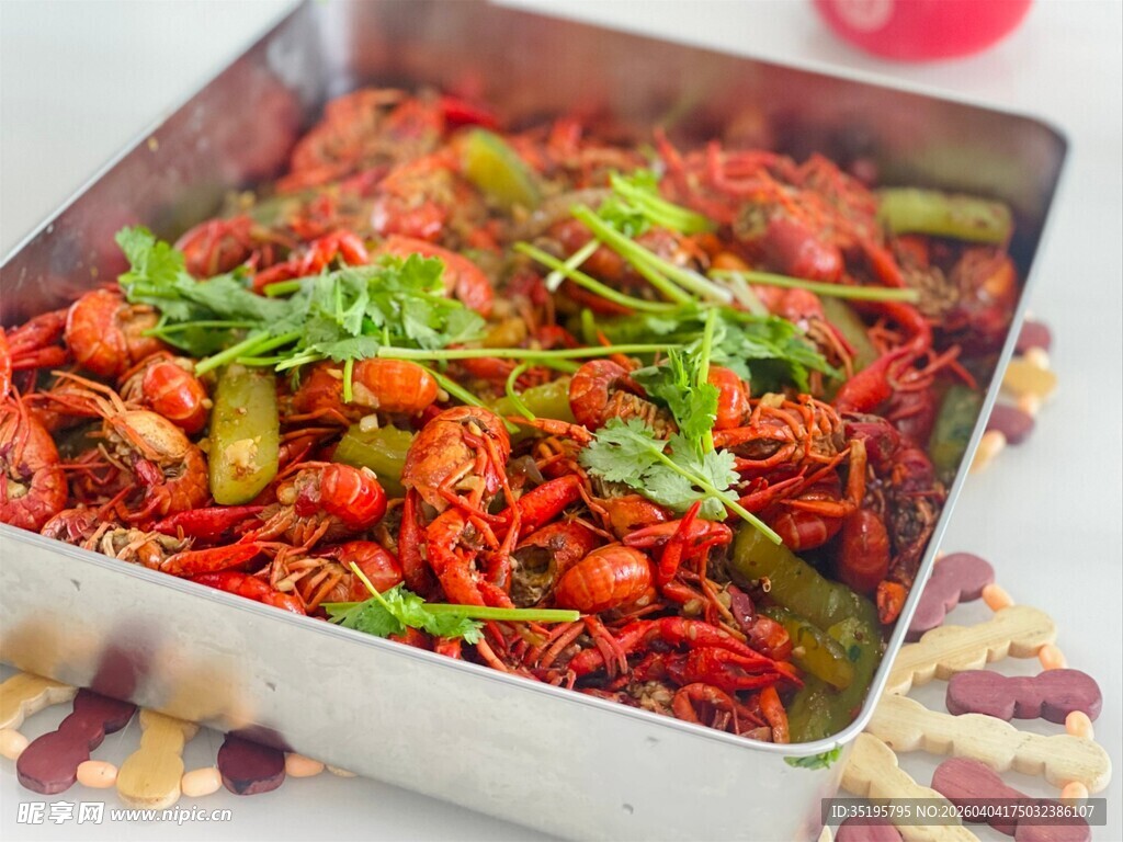 美味香辣小龙虾拼盘