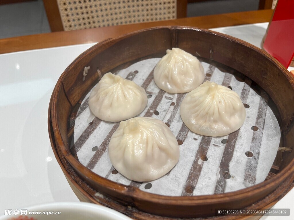 竹笼里的美味小笼包