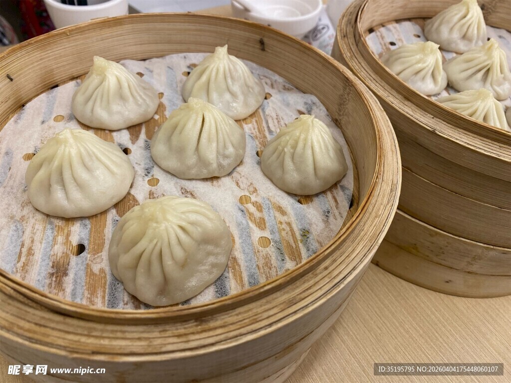 竹笼里的美味小笼包