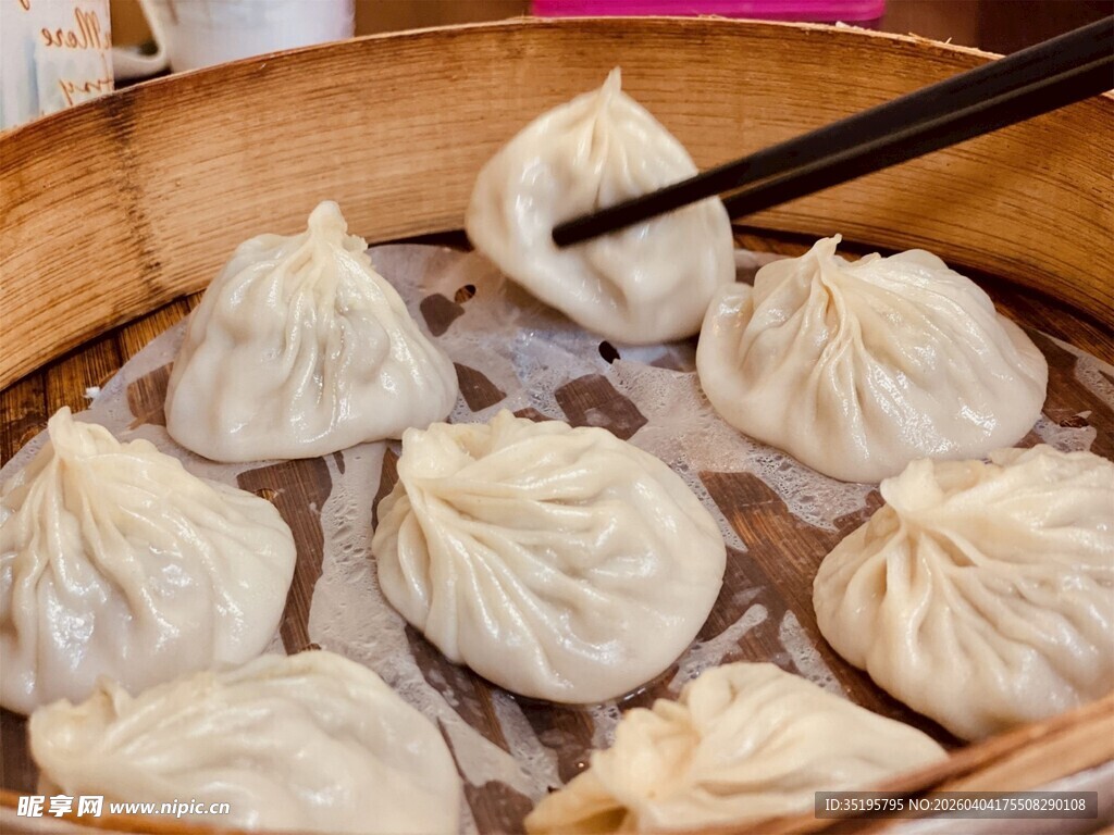 竹笼里的美味小笼包