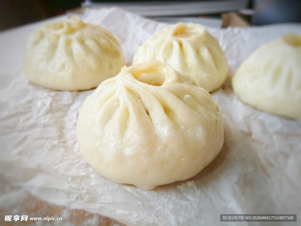 新鲜手工包子待蒸