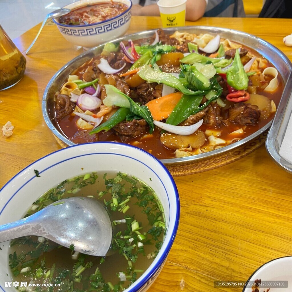 丰盛美味的中式餐食组合