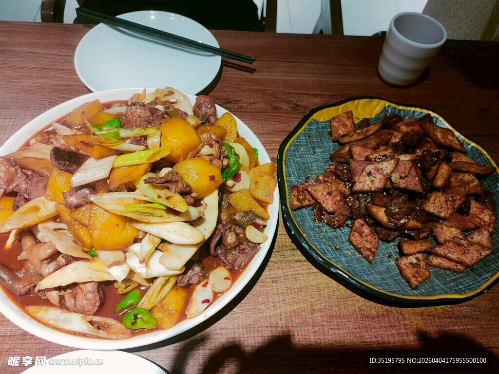 两盘美味家常菜