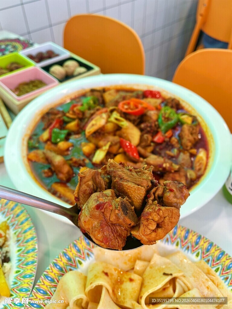 美味丰盛的特色菜肴拼盘