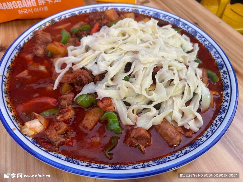 美味肉酱意面配丰富芝士