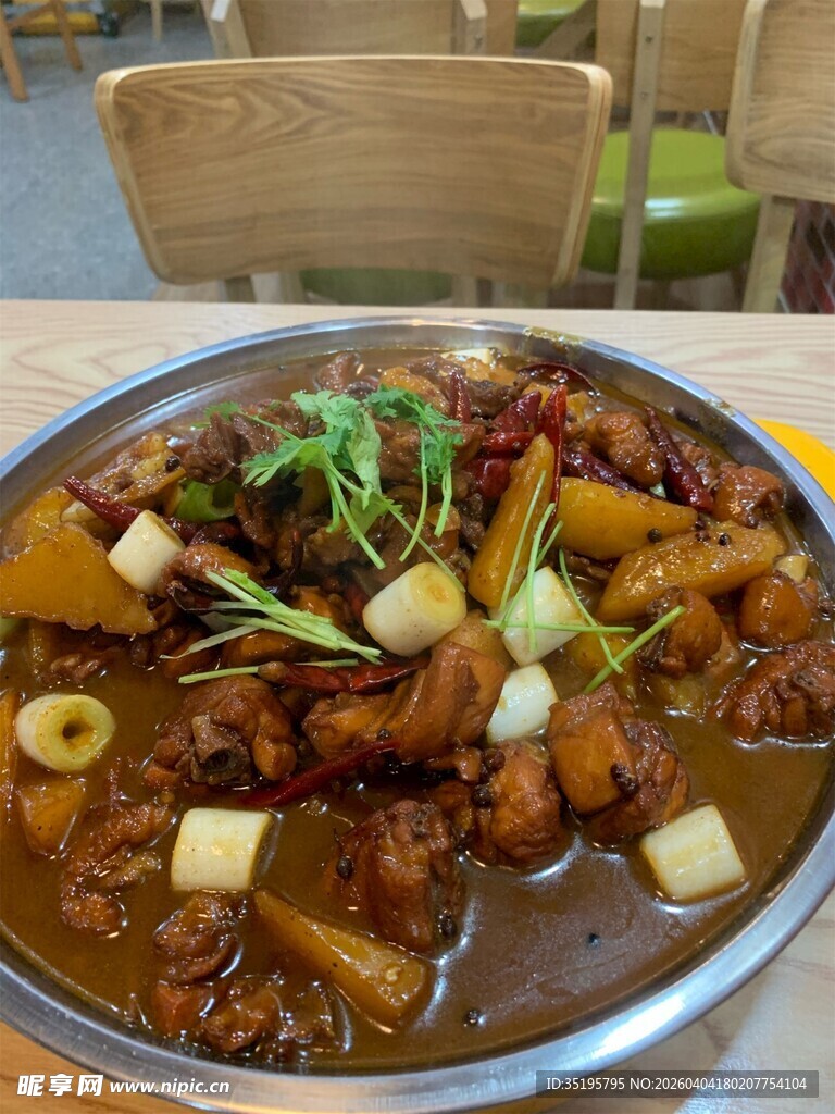 美味香辣炖菜大盆佳肴