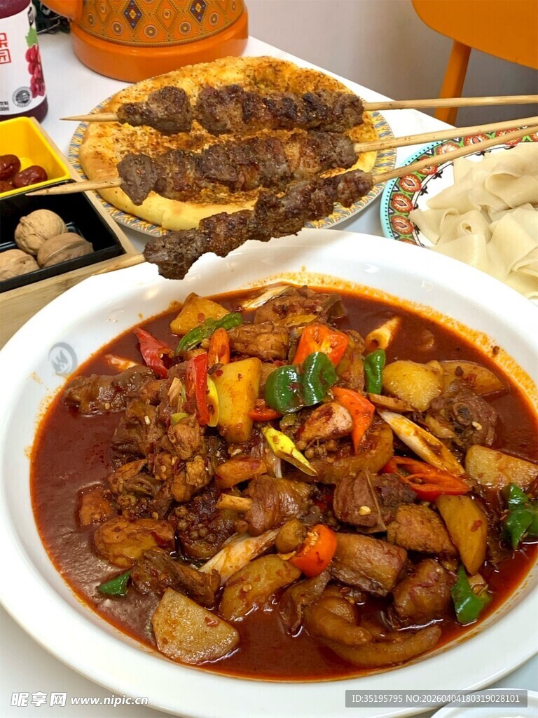 美味丰盛的特色菜肴拼盘