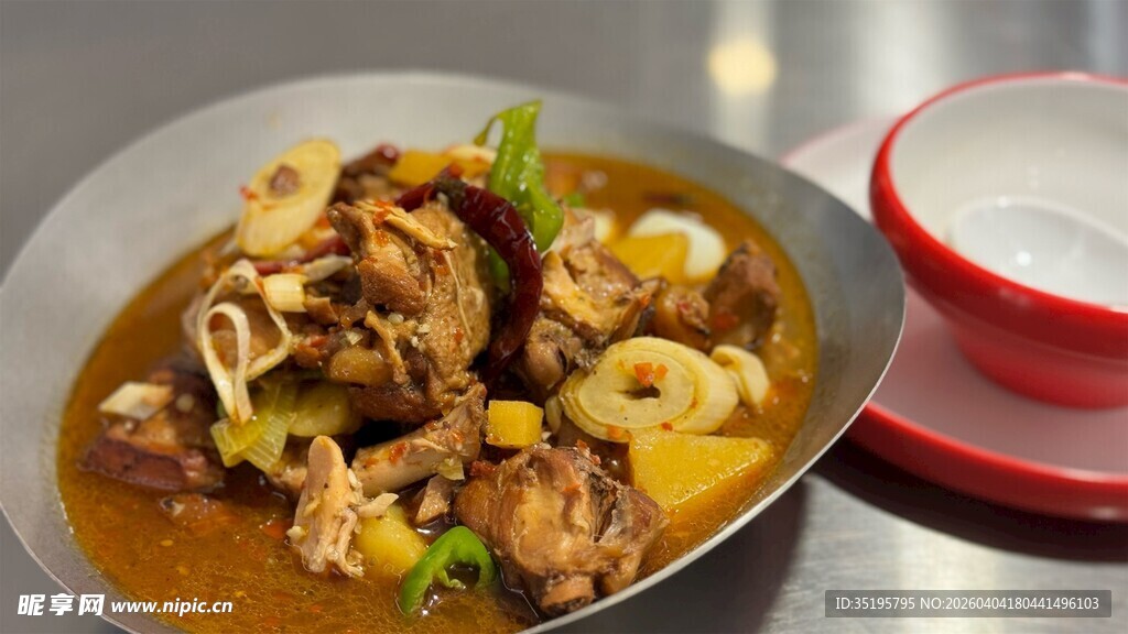 美味咖喱鸡肉锅