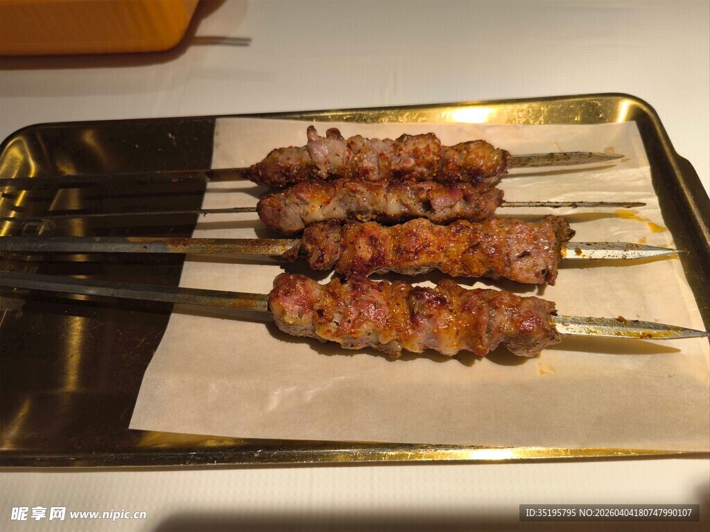 美味烤肉串诱人色泽