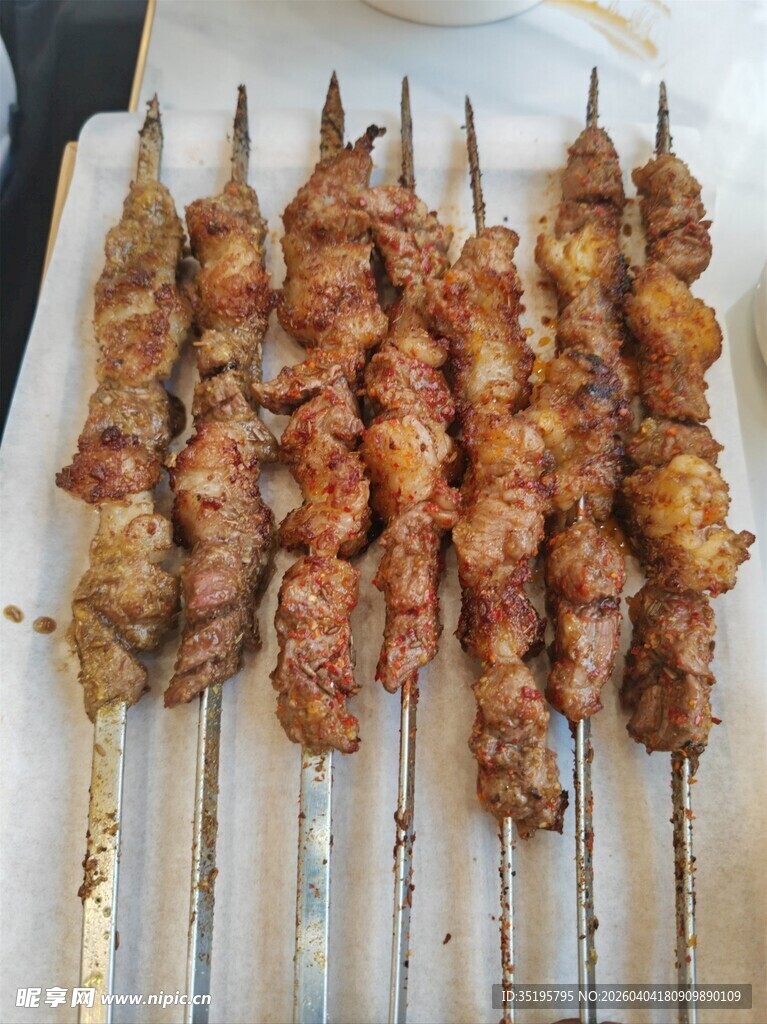 美味烤肉串诱人食欲
